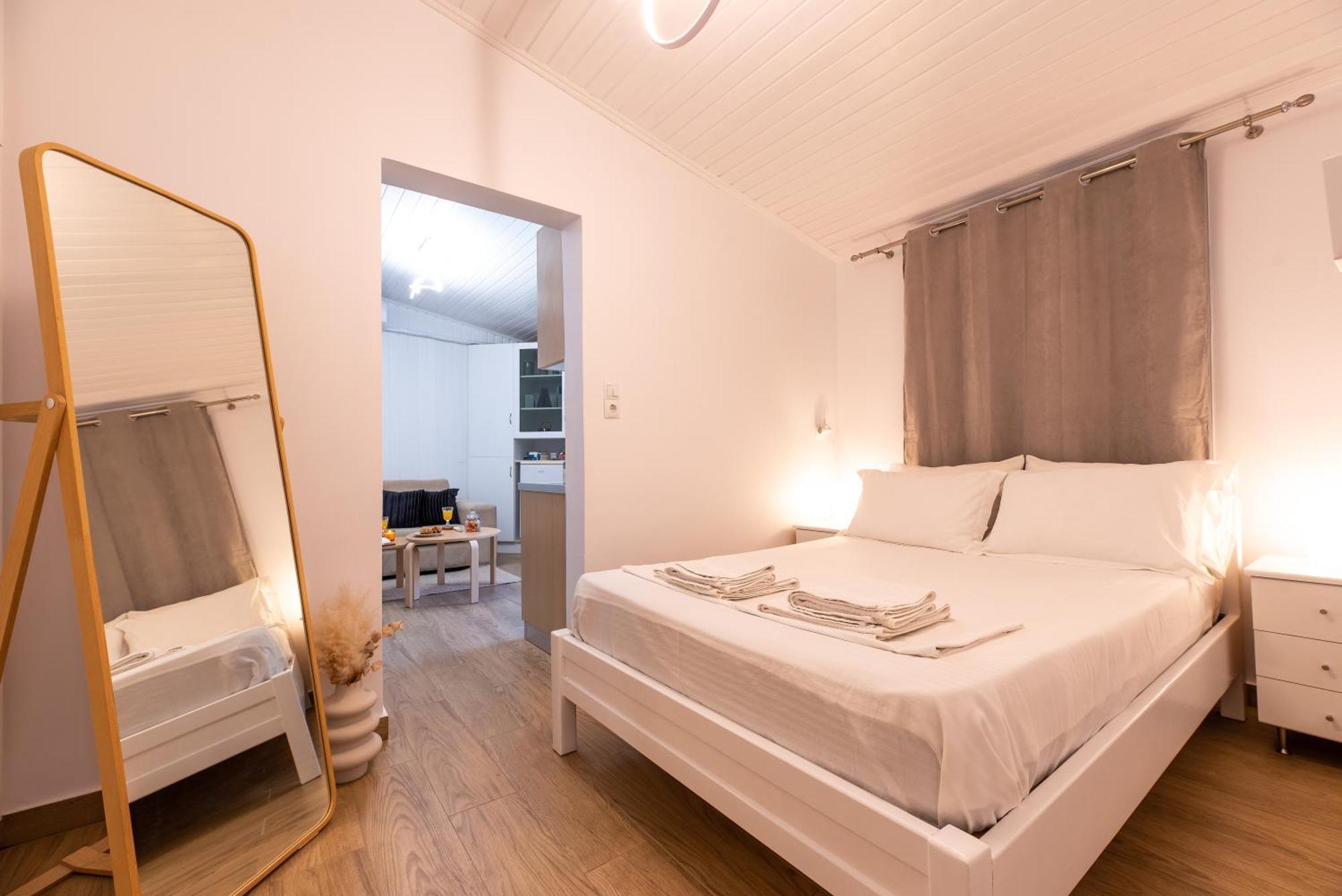 Eden - A Night Near Athens Int Arpt Apartment